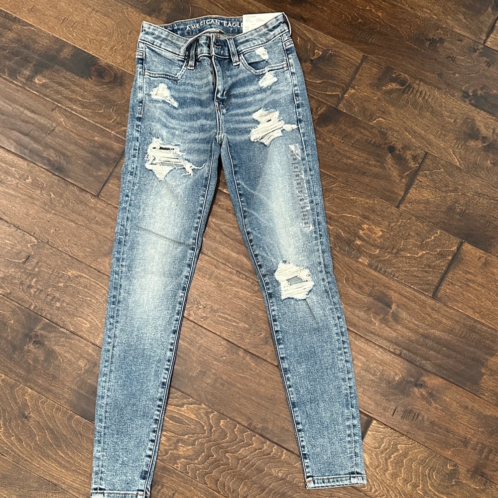 American Eagle Outfitters Ripped Skinny Jegging in Misty Sky